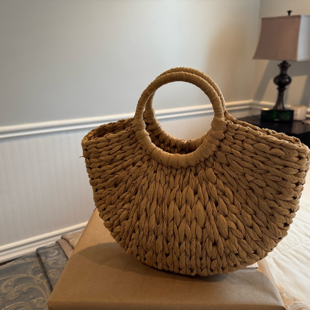 Woven Handbag - Picture 2 of 6